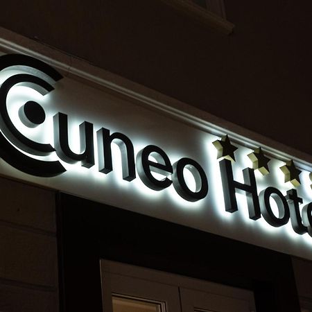 Cuneo Hotel Kültér fotó