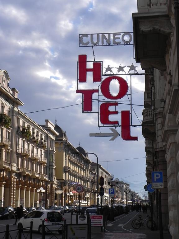 Cuneo Hotel Kültér fotó