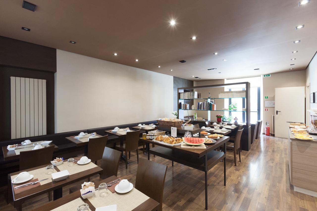 Cuneo Hotel Kültér fotó